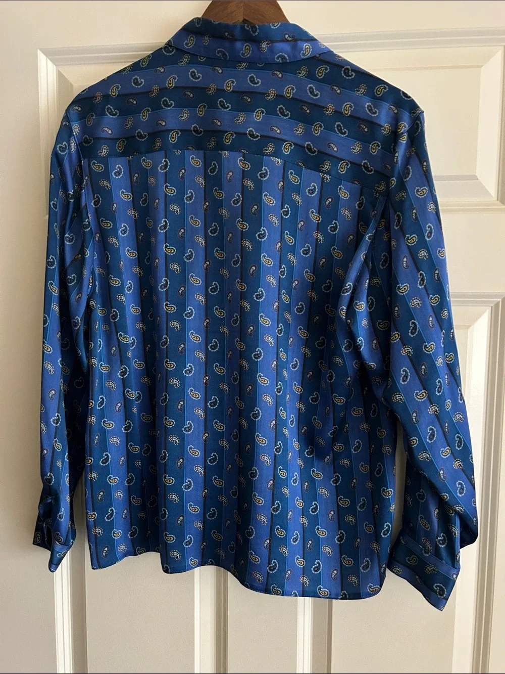 Vintage lightweight button